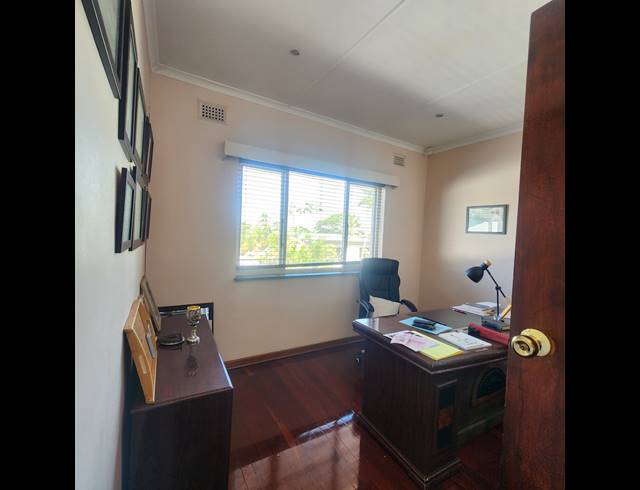 300M² OFFICE FOR SALE IN GLENWOOD